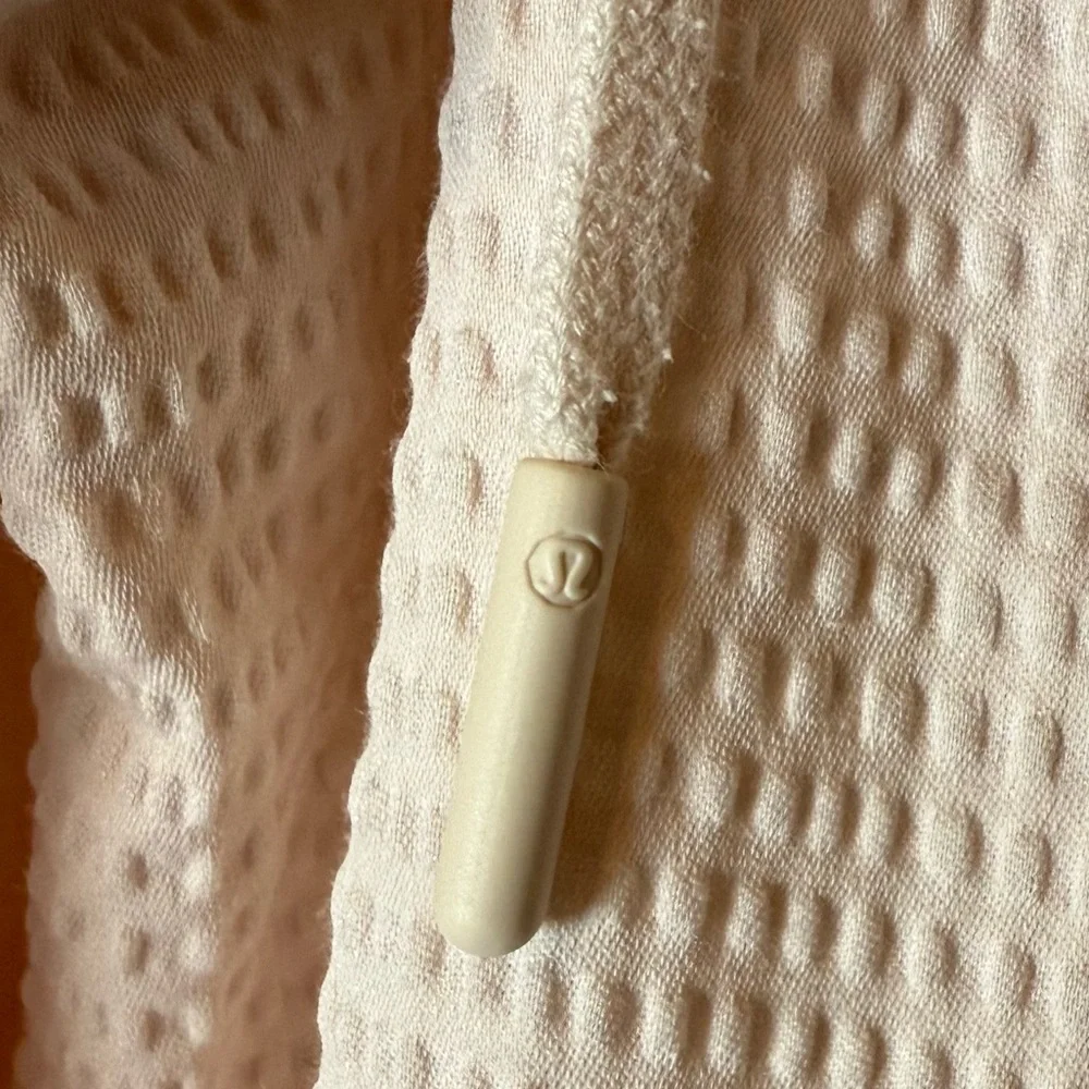 Lululemon Pack Light Packable Pullover in Porcelain Pink